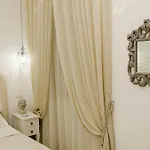 Domus Rosa Bed & Breakfast 4*