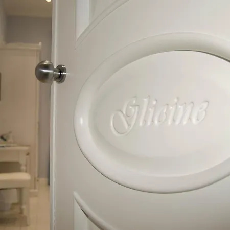 Bed & Breakfast Domus Rosa Naples