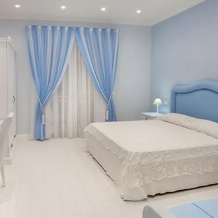 לינה וארוחת בוקר Domus Rosa נאפולי