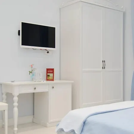 Oda ve Kahvaltı Domus Rosa Napoli