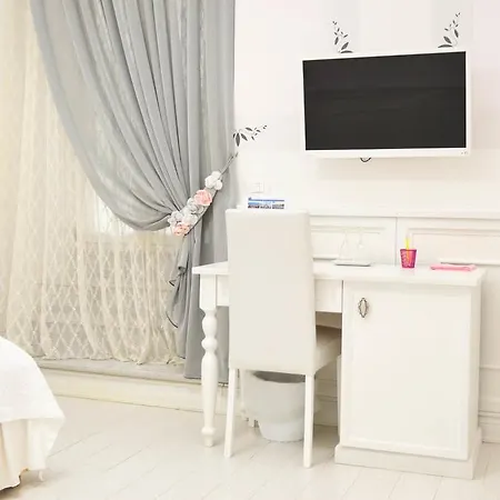 Domus Rosa Bed & Breakfast *
